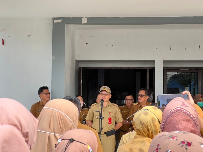 Pj. Sekretaris Daerah Provinsi Sulawesi Tengah Sidak Kehadiran ASN Pasca Libur Natal dan Tahun Baru