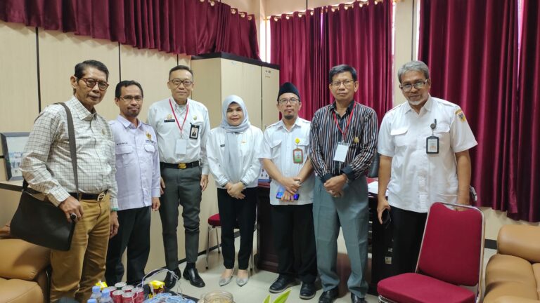 Kepala Dinas Kesehatan Provinsi Sulteng Terima Kunjungan Komisi Informasi Dalam Rangka Monev Keterbukaan Informasi Publik